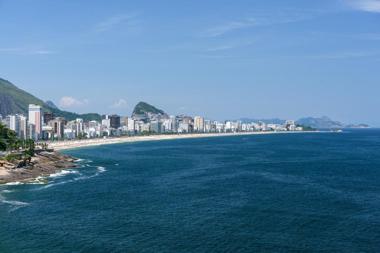 Apartamento Ocean Blue Moderno com Vista Espetacular ao lado do Leblon na frente da Escola Stella Maris Garagem Internet Veloz 2 Smart TVs Piscina Sauna